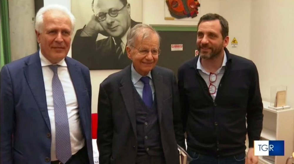 (Il Presidente Giani, il candidato di cd Tomasi alla Tribuna elettorale coordinata da Valdo Spini)
